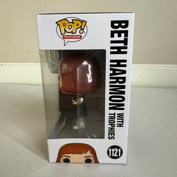 Funko Pop Television The Queens Gambit Beth Harmon with Trophies #1121. New - Picture 5 of 8